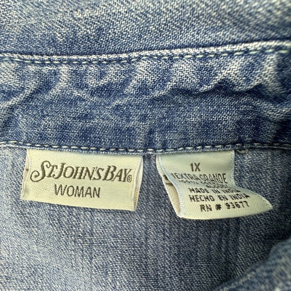 St Johns Bay Blue denim vest with a button up front and a collar SZ 1X - Picture 2 of 4